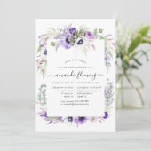 Invitation Baptême ou baptême floral de pourpre violet (Debout devant)