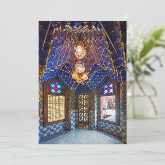 Invitation Barcelone. Gaudí. Casa Vicens.Intérieur. Ver.6. (Debout devant)