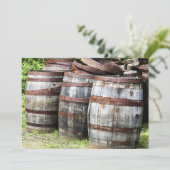 Invitation Barils en bois (Debout devant)