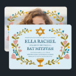 Invitation Bat mitzvah à couronne florale sur mesure dessiné<br><div class="desc">Carte parfaite pour annoncer une bar mitzvah, bat mitzvah ou autre célébration juive ! L'art fait main pour vous ! ENTIÈREMENT PERSONNALISABLE ! Cliquez sur "Personnaliser" ci-dessus pour modifier le texte et ajouter votre propre photo au verso. Cliquez sur "modifier à l'aide de l'outil de conception" pour ajuster les polices,...</div>