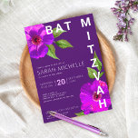 Invitation Bat mitzvah Bold Moderne Purple Floral Aquarelle<br><div class="desc">Soyez fier, réjouissez-vous et présentez ce jalon de votre Bat mitzvah préféré avec cette invitation sophistiquée et personnalisée ! Une aquarelle chic, étonnante et violette rose avec un type de san serif moderne recouvre un arrière - plan de prune violet foncé. Personnalisez le texte personnalisé avec le nom, la date...</div>