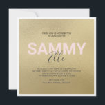 Invitation Bat mitzvah d'or Faux<br><div class="desc">Cette invitation de bat mitzvah carré présente votre nom dans une police moderne audacieuse avec votre deuxième nom dans la typographie manuscrite tendance sur un arrière - plan faux or. La carte invitation revient à un arrière - plan gris gratuit avec une lettre x et o design. Un choix mignon...</div>