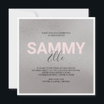 Invitation Bat mitzvah Faux Silver<br><div class="desc">Cette invitation de bat mitzvah carré présente votre nom dans une police moderne audacieuse avec votre deuxième nom dans la typographie manuscrite tendance sur un arrière - plan faux argent. La carte invitation revient à un arrière - plan gris gratuit. Un choix mignon mais simple pour la soirée élégante de...</div>