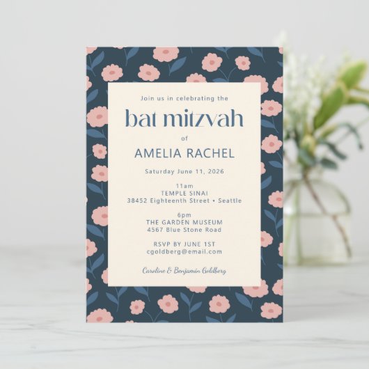Invitation Bat mitzvah floral de la marine moderne bleu rose (Debout devant)