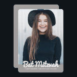 Invitation Bat mitzvah Photo personnalisée moderne<br><div class="desc">Ce design est composé d'un script cursif ludique contré par la simple typographie de san serif. Ce design est moderne et simple. Ajoutez une image photo. Disponible ici : http://www.zazzle.com/store/selectpartysupplies</div>