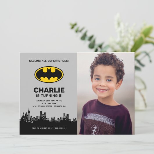 Invitation Batman - Gotham City | Boys Birthday - Photo (Debout devant)