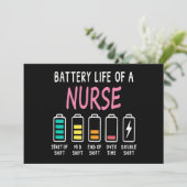 Invitation Batterie de l'humour d'une infirmière graphique (Debout devant)