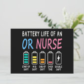 Invitation Battery life of an OR nurse humor chart (Debout devant)