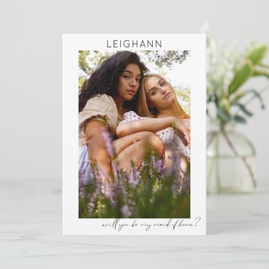 Invitation Be My Maid of Honor Photo Proposition Calligraphie (Debout devant)