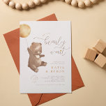 Invitation Bearly Wait Teddy Bear Sexe Baby shower neutre<br><div class="desc">On peut attendre ! Cette invitation à baby shower en peluche comporte un petit ours à l'aquarelle doux peint à la main et tenant un ballon d'or. Le script blanc fleurit et la typographie élégante complètent le design. Le texte comporte "bearly wait" en écriture chic. Il y a un petit...</div>