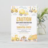 Invitation Bébé en construction Baby shower (Debout devant)