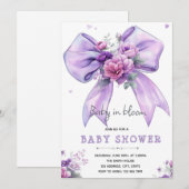 Invitation bébé en fleurs avec un nœud violet (Devant / Derrière)