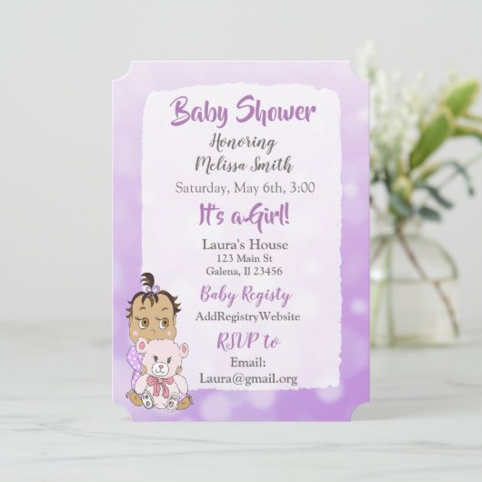 Invitation Bébé fille hispanique avec un ours en peluche Bébé (Debout devant)