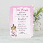 Invitation Bébé hispanique avec un ours en peluche Bébé showi (Debout devant)