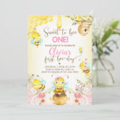 Invitation Bee girl 1er anniversaire invitation, bourdon, abe (Debout devant)