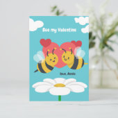 Invitation Bee My Valentine Card (Debout devant)
