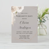 Invitation Beige Gris Blanc Perles Florales Bachelorette Part (Debout devant)