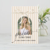 Invitation Beige Stripe Coquette Bow Graduation (Debout devant)