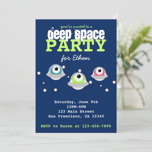 Invitation Belle fête d'anniversaire alien dans l'espace extr (Debout devant)