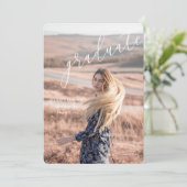 Invitation Belle photo personnalisable graduation (Debout devant)