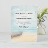Invitation Belle plage avec bateau et phare Anniversaire (Debout devant)