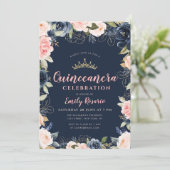 Invitation Belle quinceañera bleu marine et florale blush (Debout devant)