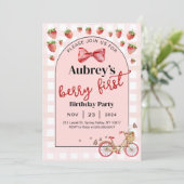 Invitation Berry First Birthday (Debout devant)