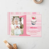Invitation Berry First Birthday - Fraise rose (Devant/Arrière en situation)