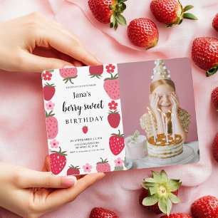 Invitation "Berry Sweet Strawberry Birthday avec photo