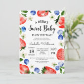 Invitation Berry Sweet Strawberry Blueberry Baby shower fille (Debout devant)