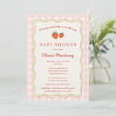 Invitation Berry Sweet Strawberry Gingham Baby Shower (Debout devant)