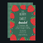 Invitation Berry Sweet Strawberry Kids 1er anniversaire<br><div class="desc">Cette mignonne invitation de 1er/premier anniversaire de fille "mignonne" présente un arrière - plan vert avec des fraises. À l'envers, un arrière - plan vert et des pois blancs. Vous pouvez customiser plus loin en cliquant sur le bouton "PERSONNALISER". Objets correspondants dans notre boutique pour un thème de fête complet....</div>