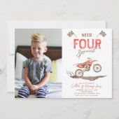 Invitation Besoin de quatre appels d'offres d'anniversaire | (Devant)
