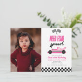 Invitation Besoin de quatre Speed Pink Race Car 4e fête d'ann (Debout devant)