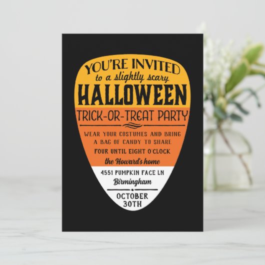 Invitation Big Candy Corn Halloween Party (Debout devant)