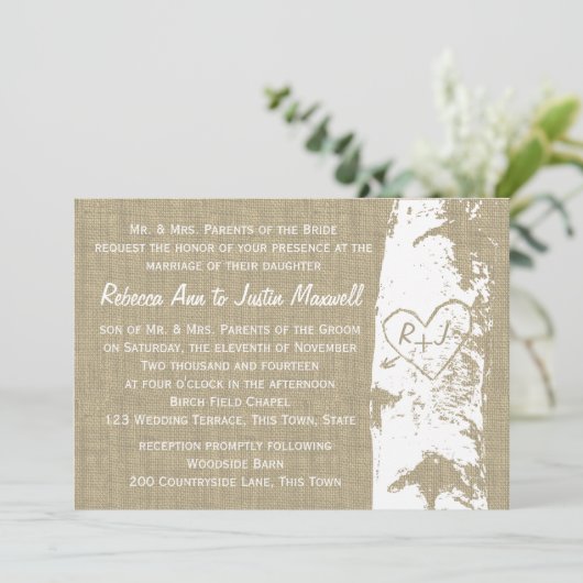 Invitation Birch Tree avec coeur sculpté et initiales (Debout devant)