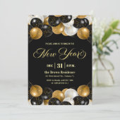 Invitation Black and Gold Glitter New Year's Eve Party  (Debout devant)