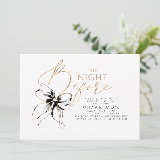 Invitation Black Bow Elegant Modern Chic Rehearsal Dinner (Debout devant)