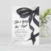 Invitation Black Bow She's Tying the Knot Fête des mariées (Debout devant)