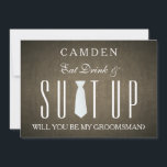 Invitation Black Chalkboard Suitup Serez-vous mon groom<br><div class="desc">Ce 5" x 7" beau temps pour habiller Black Chalk Board avec une carte d'invitation à la cravate blanche. C'est mieux pour le marié. Si vous cherchez à demander à quelqu'un d'être votre toiletteur pour votre futur mariage, alors pourquoi ne pas choisir ces cartes de toiletteur. Cette carte d'invitation customisée...</div>