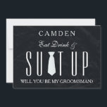 Invitation Black Chalkboard Suitup Serez-vous mon groom<br><div class="desc">Ce 5" x 7" beau temps pour habiller Black Chalk Board avec une carte d'invitation à la cravate blanche. C'est mieux pour le marié. Si vous cherchez à demander à quelqu'un d'être votre toiletteur pour votre futur mariage, alors pourquoi ne pas choisir ces cartes de toiletteur. Cette carte d'invitation customisée...</div>