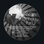 Invitation Black Circle Round Disco Ball 60e fête d'anniversa<br><div class="desc">Black Circle Round Disco Ball 60th Birthday Party Invitation pour hommes ou femmes! Rappelez-vous de l'ancien temps. Invitation ronde en forme de cercle. Boule disco argentée brillante avec des rayons de lumière et arrière - plan brillant en noir et blanc.</div>