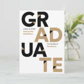 Invitation Black & Gold Big Bold Angle-Cut Lettres Graduation (Debout devant)