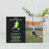 Invitation Black Green Runer Soccer Anniversaire Avec photo (Debout devant)