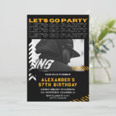 Invitation Black Modern Men Photo 57e anniversaire (Debout devant)