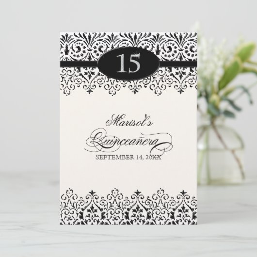 Invitation Black n White Lace Look Silver 15e Quinceanera (Debout devant)