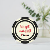 Invitation Black Off White Poker Chip Mariage Eloped annonce (Debout devant)