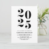Invitation Black Retro Bold Typographie 2024 Graduation (Debout devant)