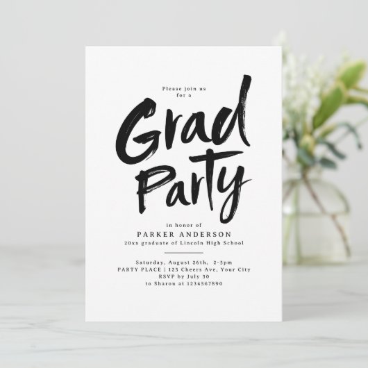 Invitation Black Simple Moderne Brush Script Grad Party (Debout devant)