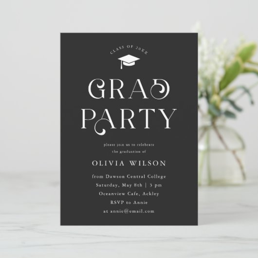 Invitation Black Simple Typographie Grad Party (Debout devant)